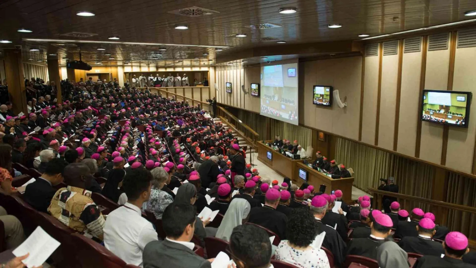 Papa Francesco inaugura il cammino sulla sinodalità con una Messa