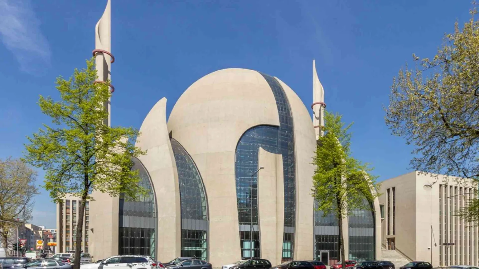 A Colonia la moschea potrà chiamare alla preghiera del venerdì