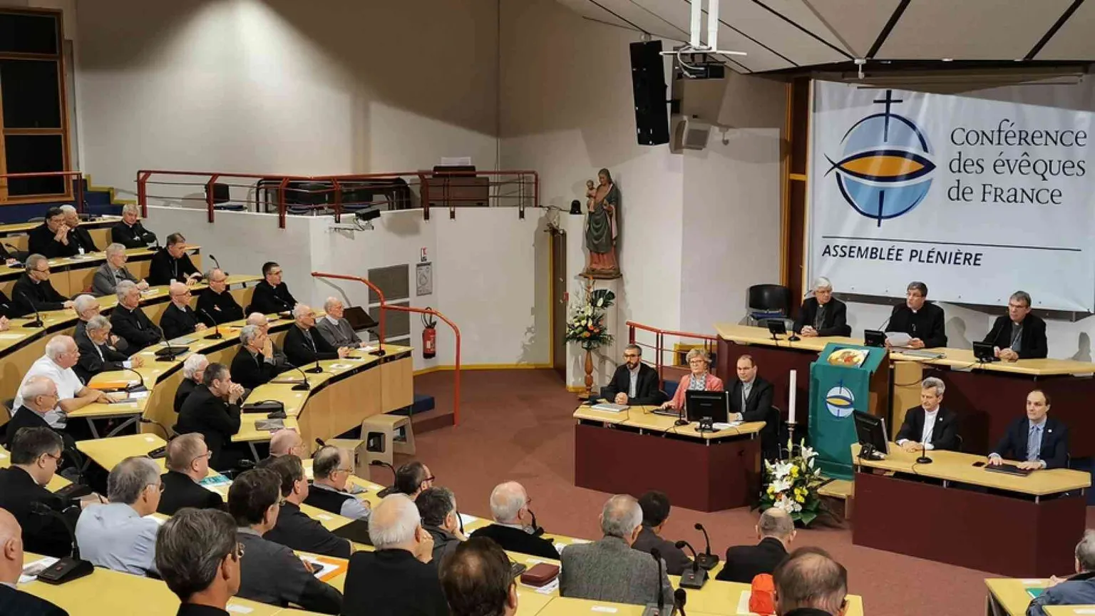 Abusi su minori, un giorno di penitenza per i vescovi francesi