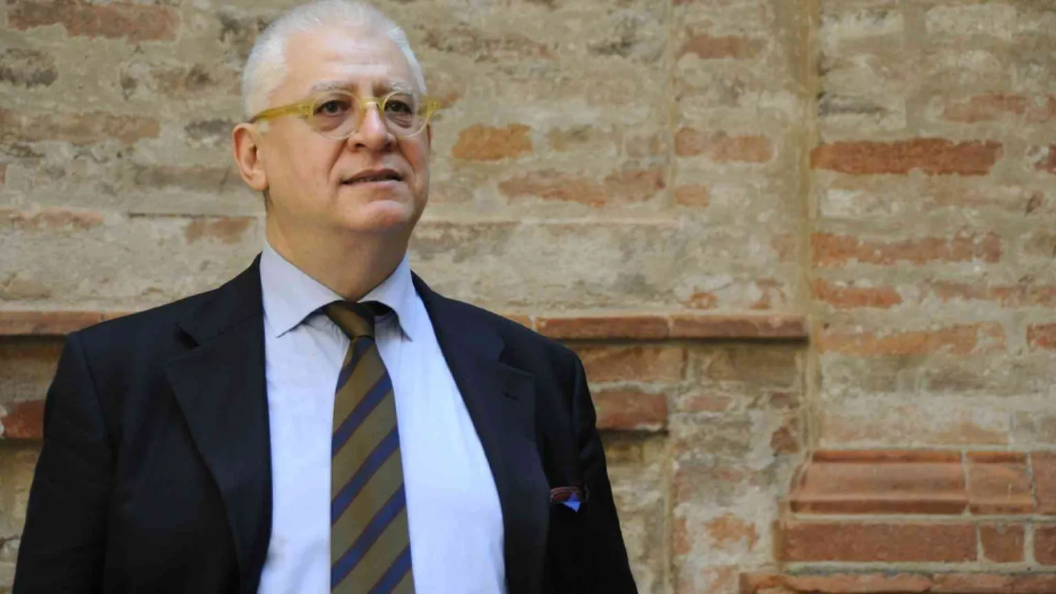 Hans Tuzzi: così l'arte fa i conti con la peste