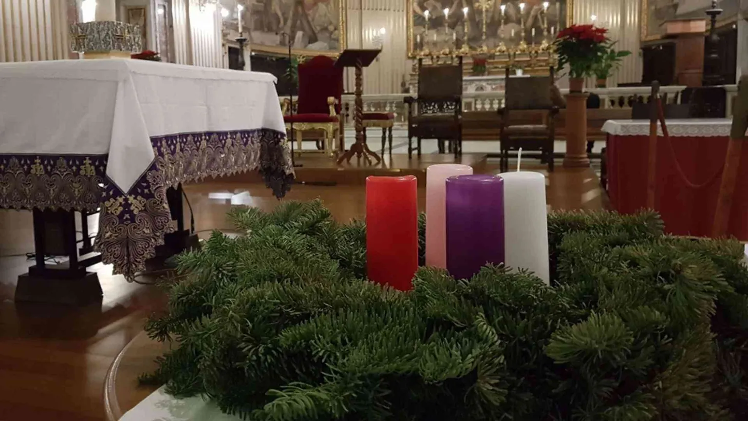 La corona d'Avvento. Ecco perché richiama Cristo