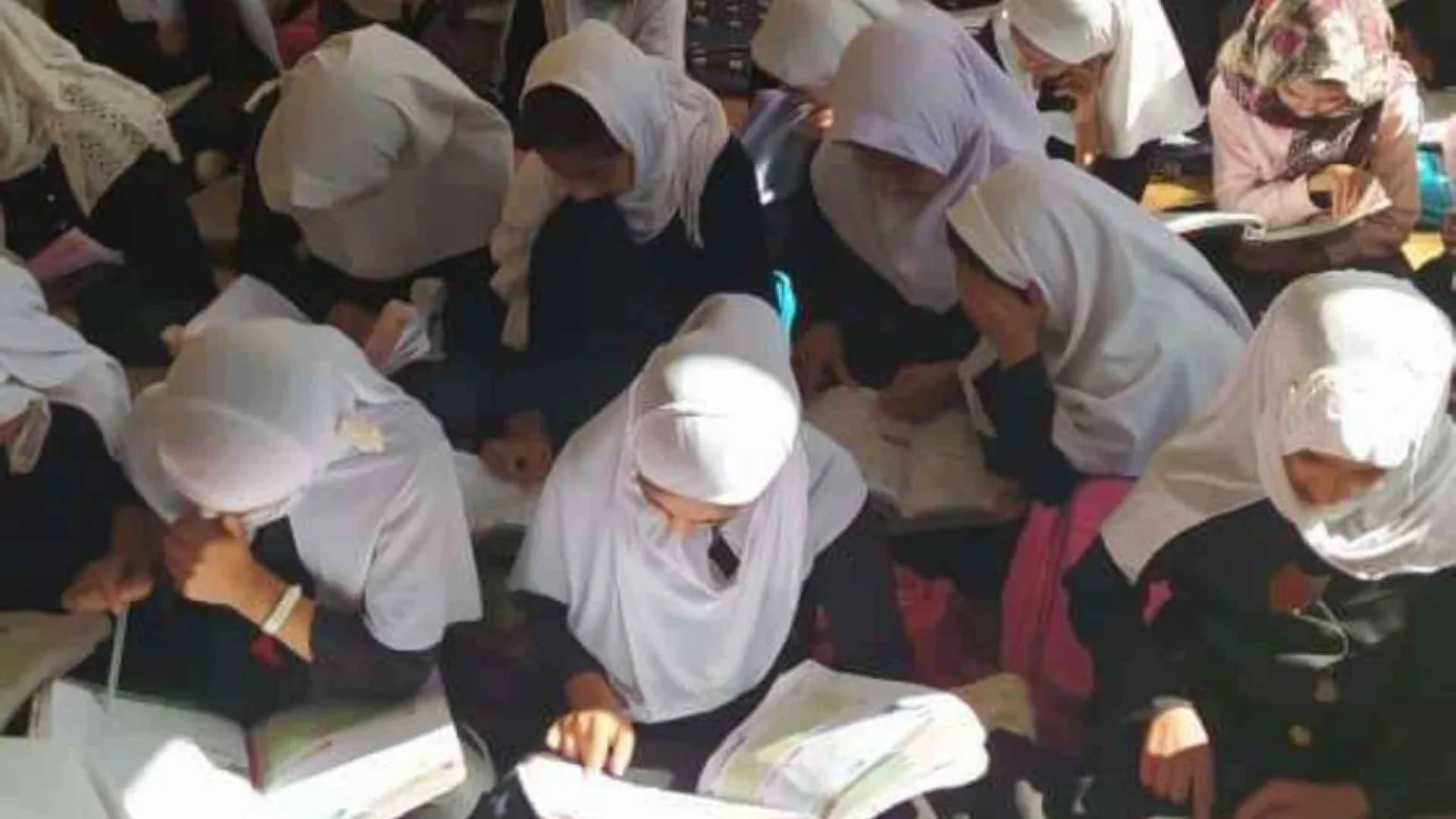 La scuola negata alle ragazze e le «promesse da taleban»