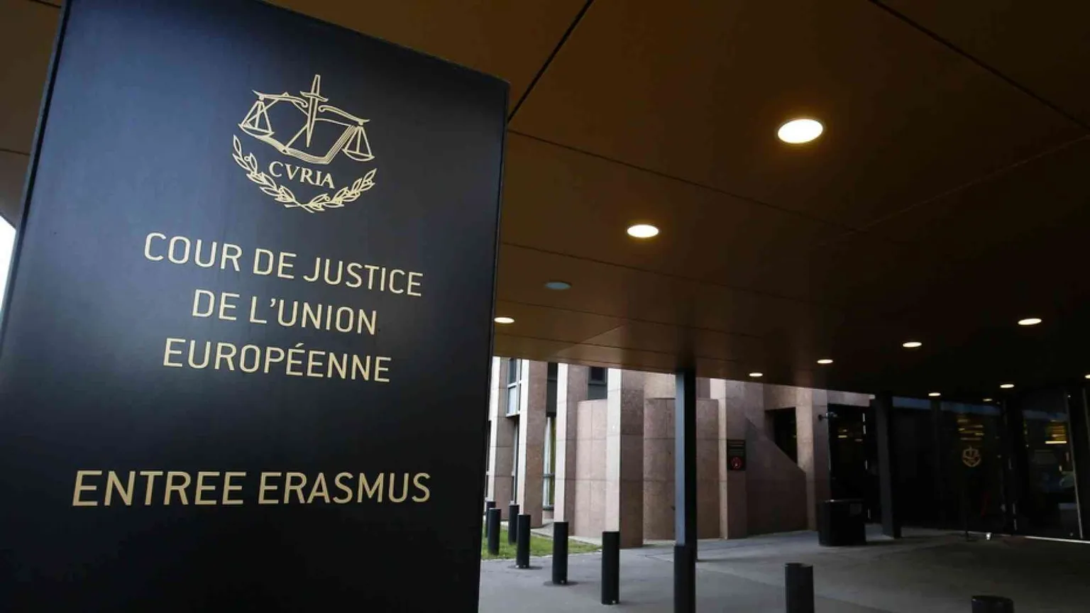 Corte Ue: gli Stati riconoscano i figli con genitori dello stesso sesso