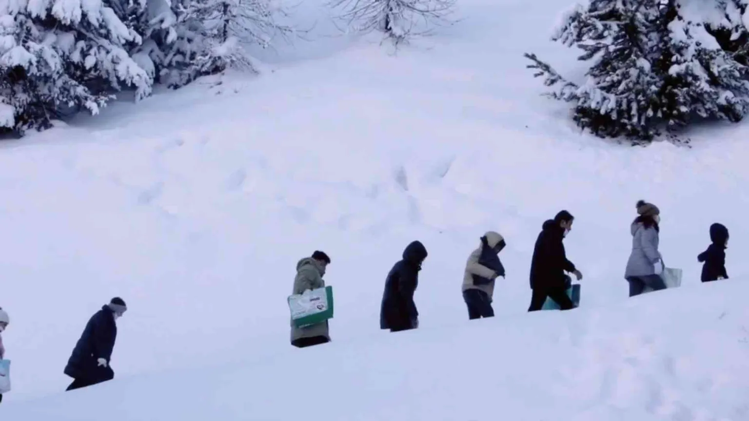 Alta Val di Susa, quei profughi ora accolti sulla rotta di neve e gelo