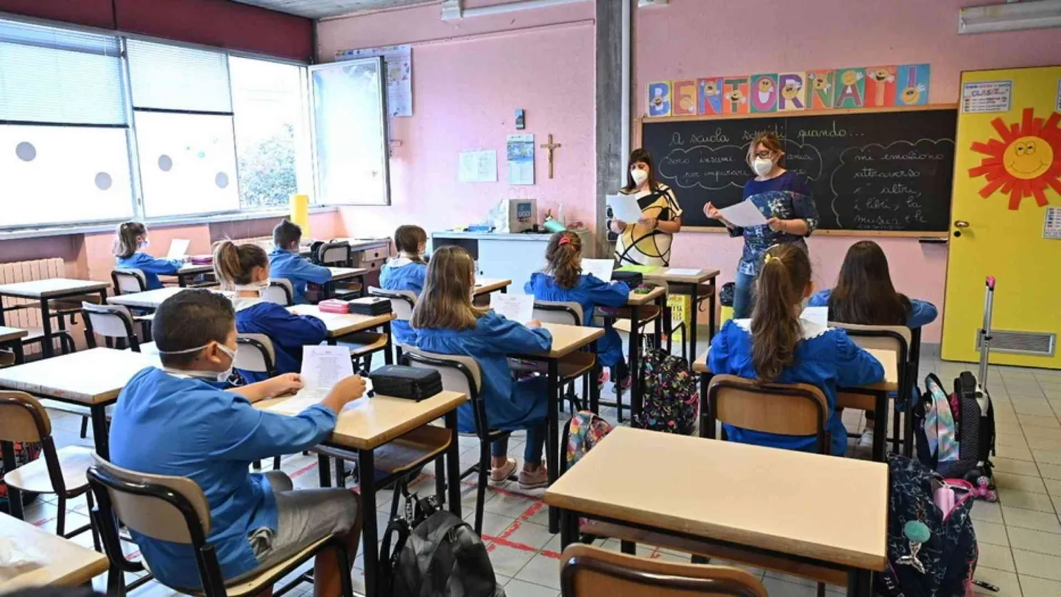 Si torna a scuola come previsto, ma in modo sicuro. Oggi il governo dirà come