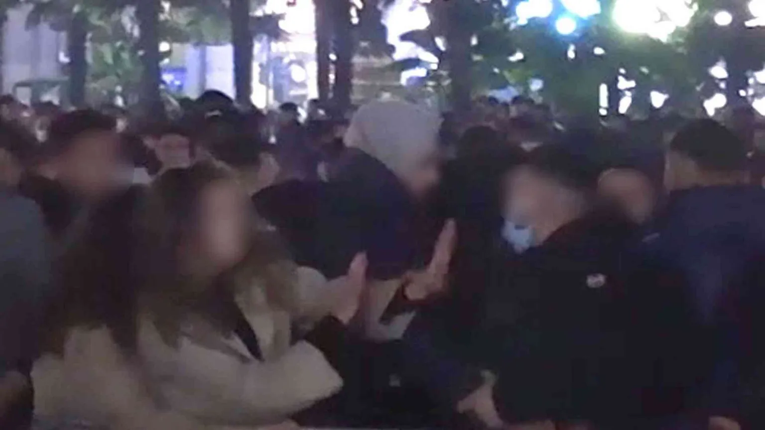 Sono cinque le ragazze molestate dal branco a Milano, indagini serrate