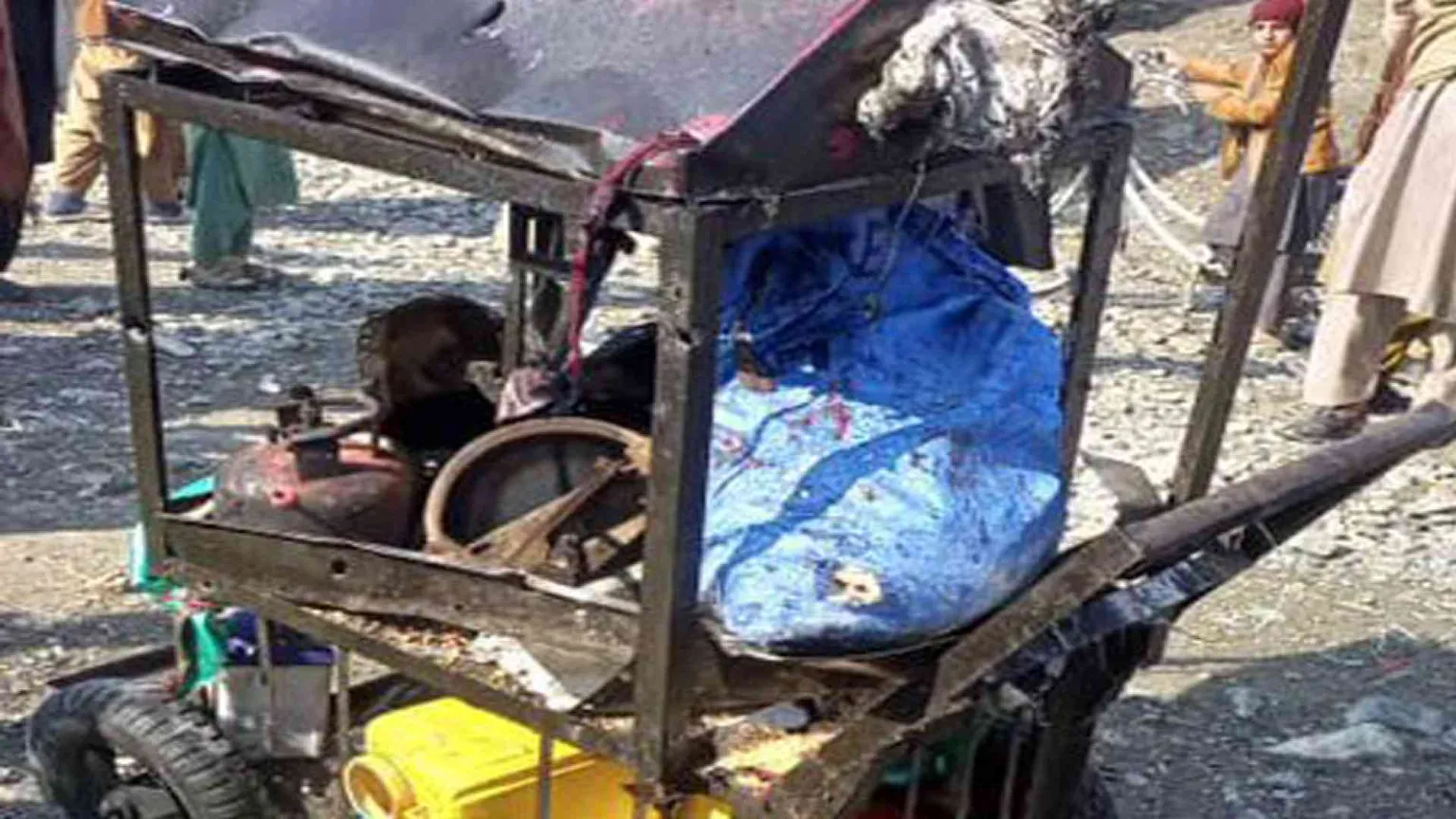 Nove bambini uccisi e quattro feriti da un mortaio fuori da una scuola