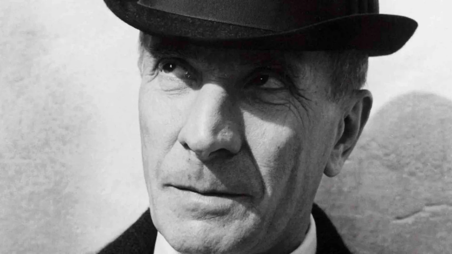 Buzzati e il varco che porta all’«altrove»