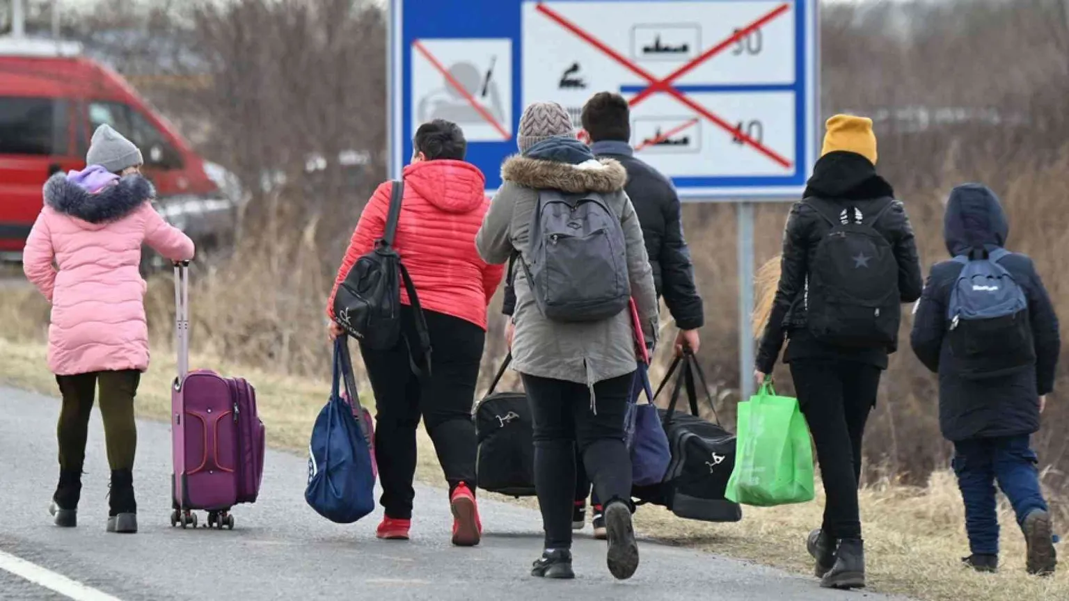 Profughi in fuga dalla guerra, così Milano si prepara ad accoglierli