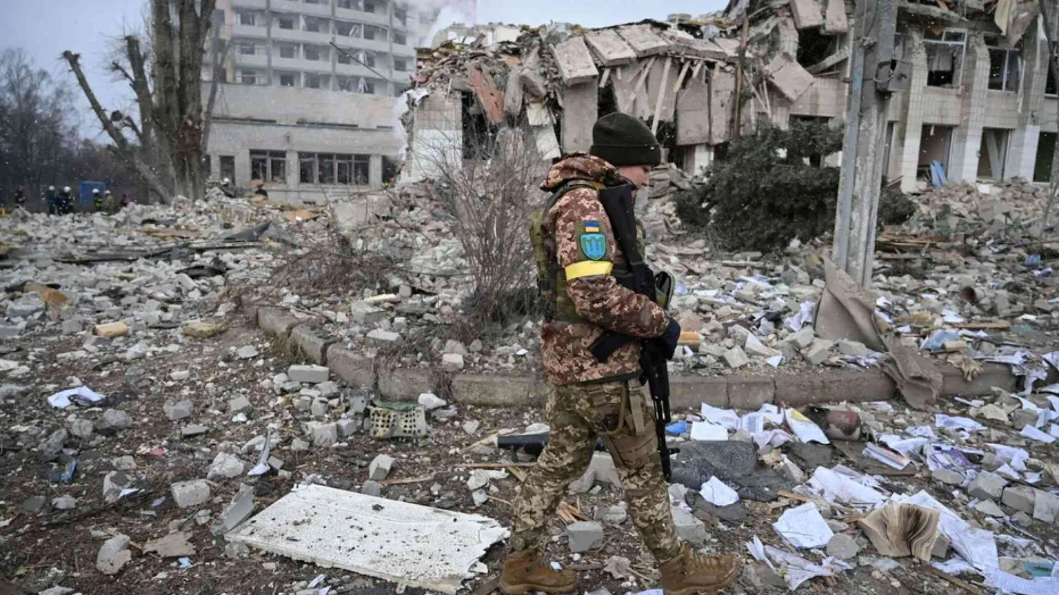 Riprendono i negoziati. Onu: «1,2 milioni di profughi». Ancora bombe su Kiev
