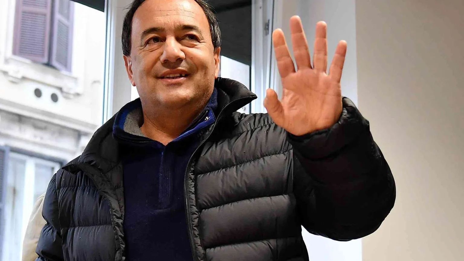 Una campagna globale a favore di Mimmo Lucano