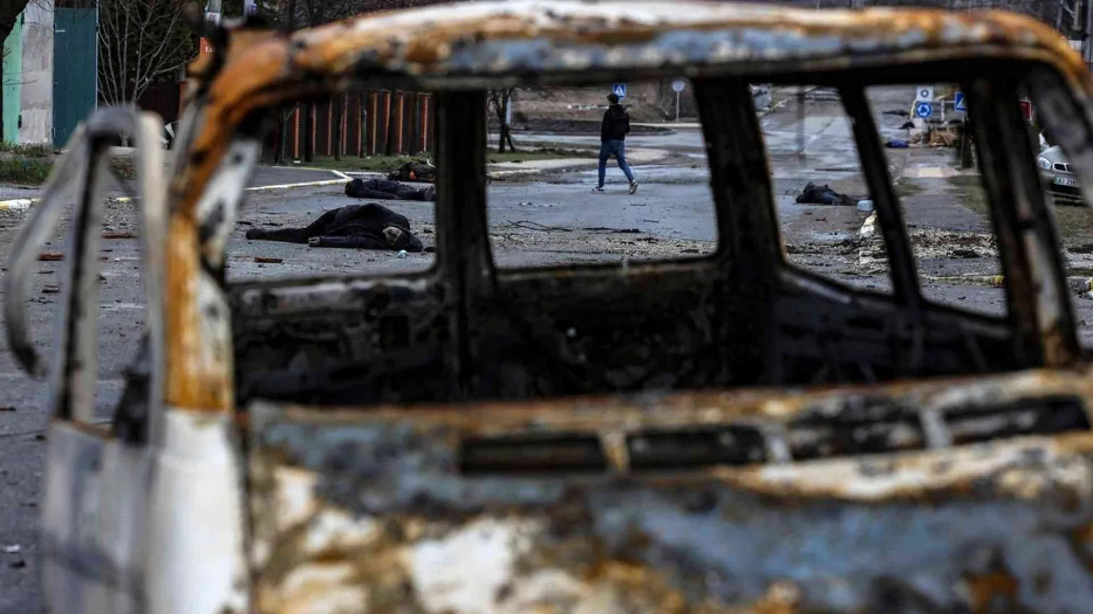 Liberata la regione di Kiev. Strage di civili a Bucha, «300 in fosse comuni»