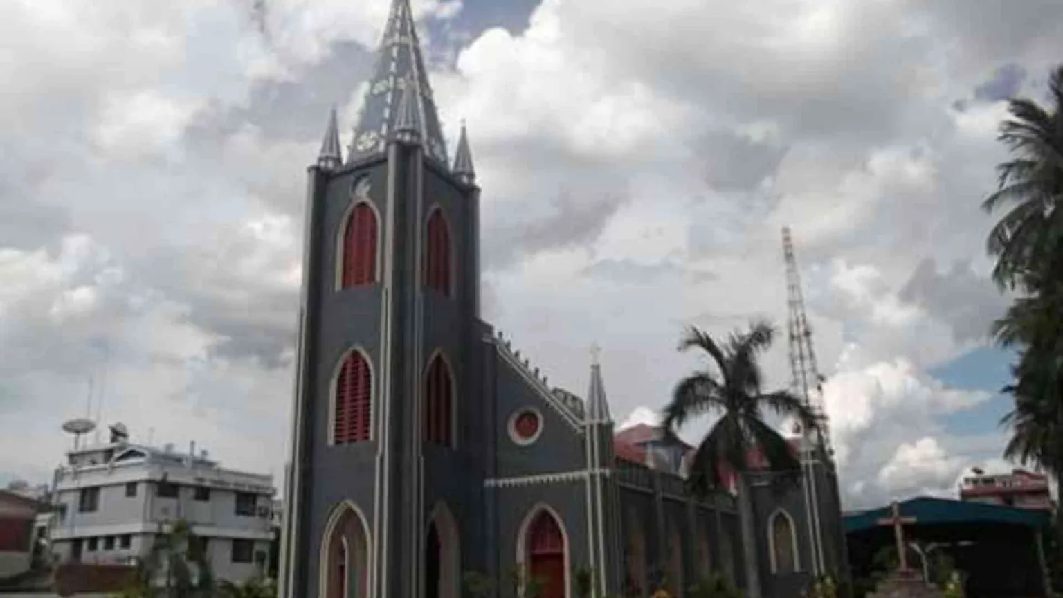 Myanmar, vescovo ostaggio dei militari nella cattedrale di Mandalay