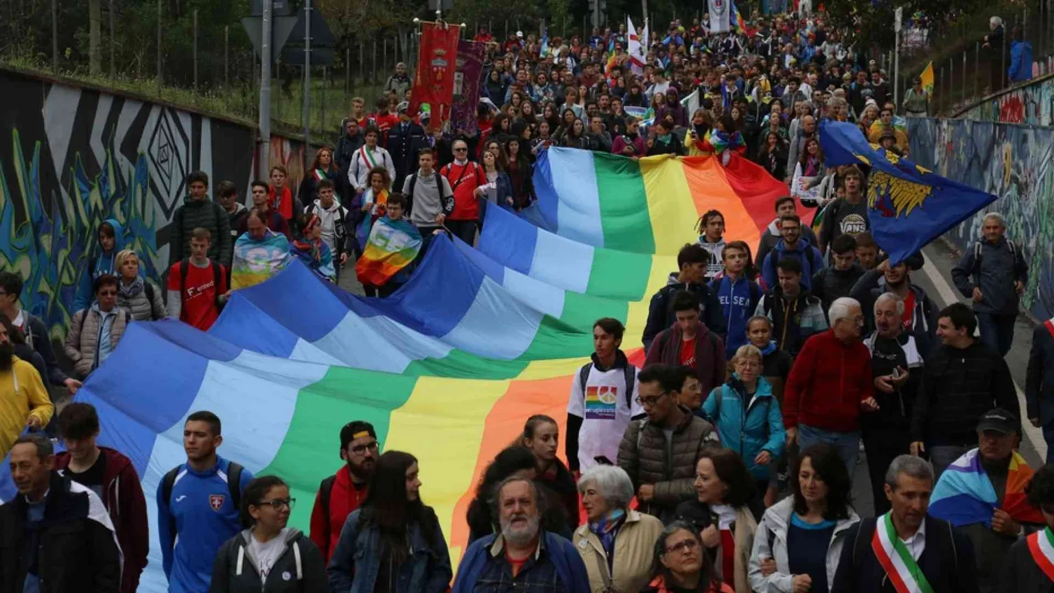 Facciamo nascere dal basso un gran movimento di pace
