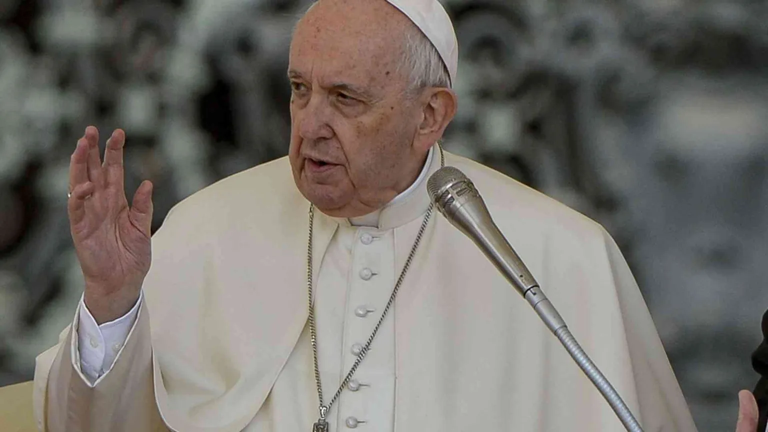 Il Papa: non incontrerò Kirill per ora. E spiega perché non va a Kiev