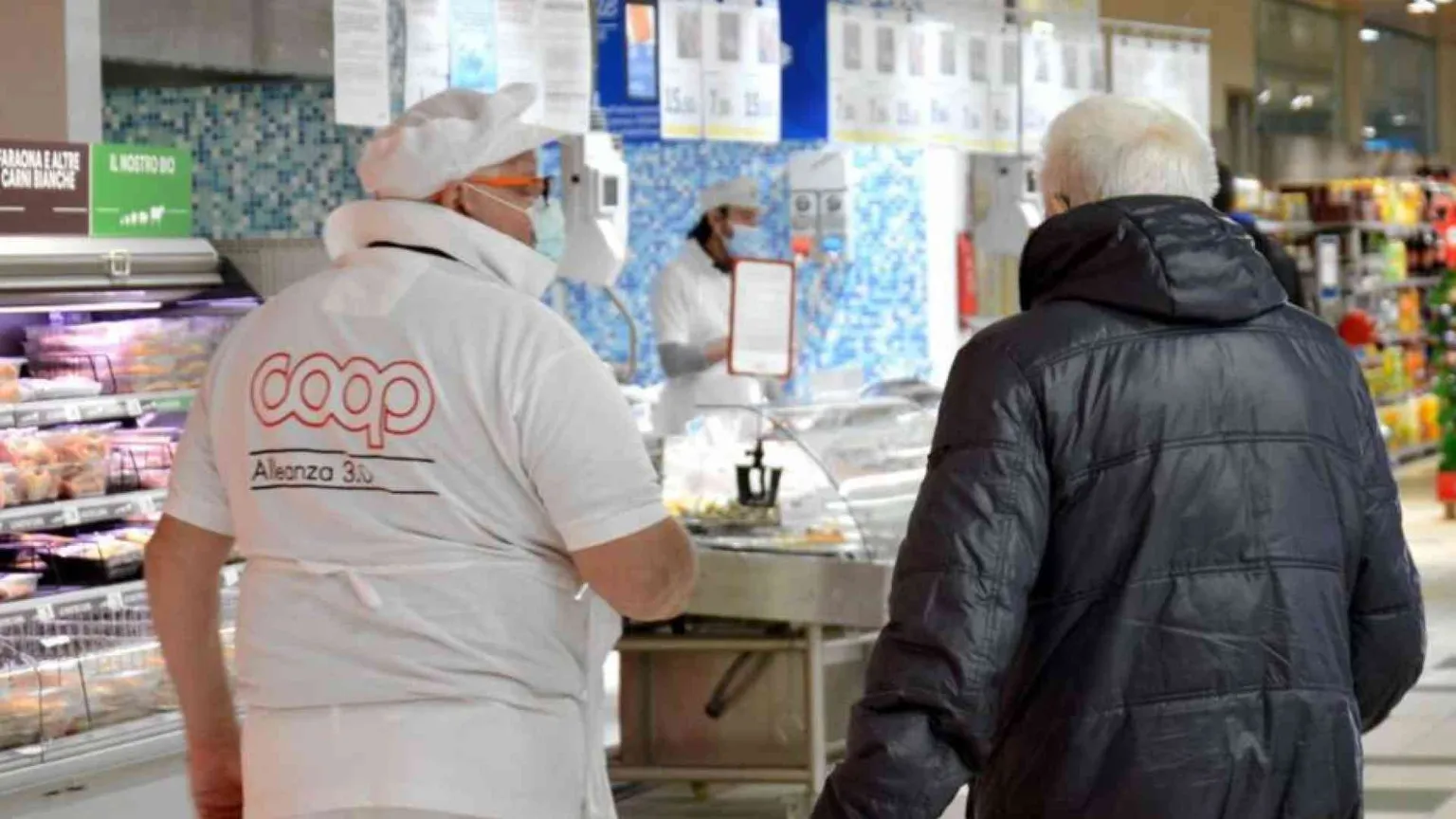 Anziani con demenza al supermercato senza paure