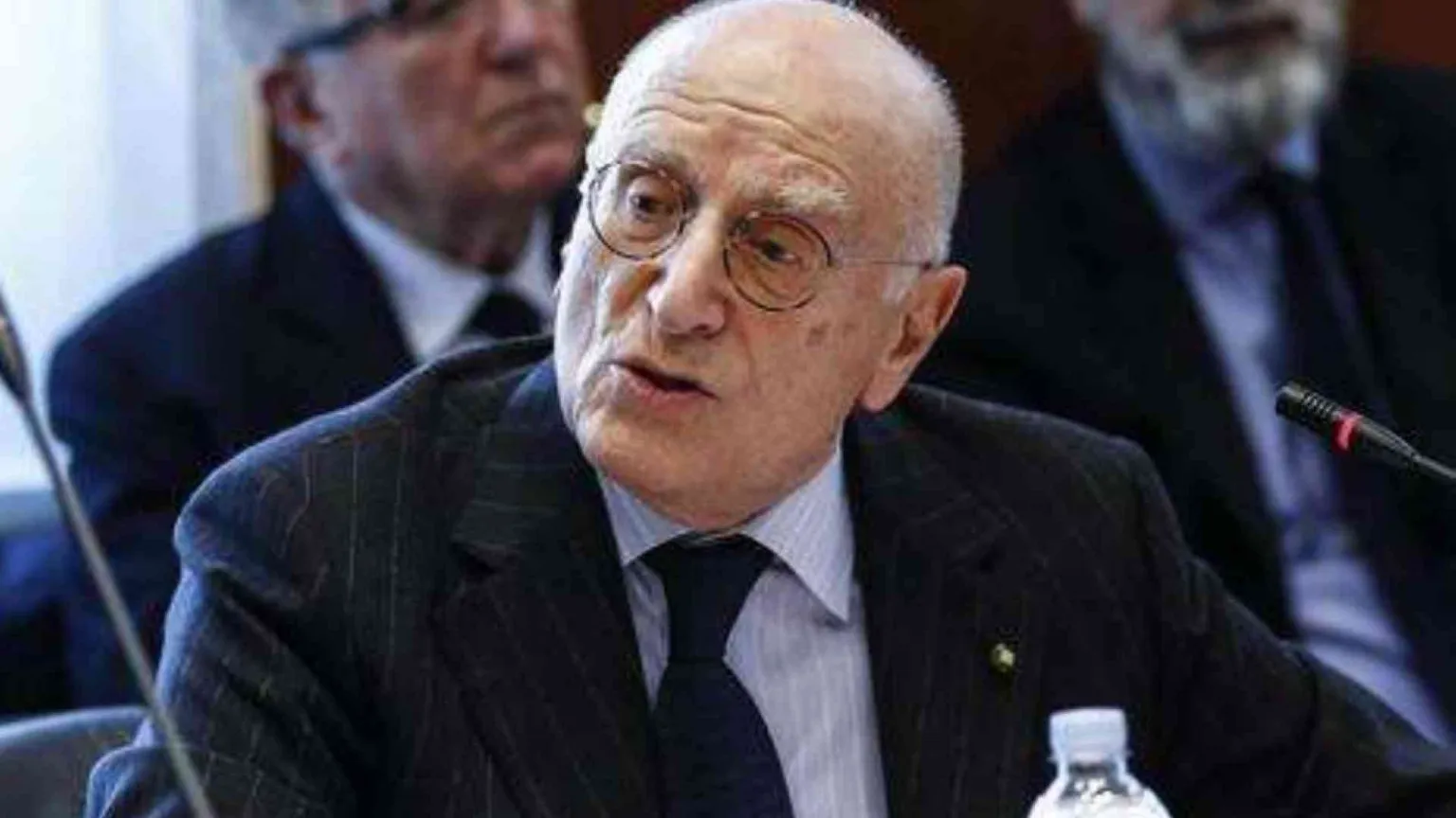 Ora un’iniziativa diplomatica di Francia, Germania e Italia