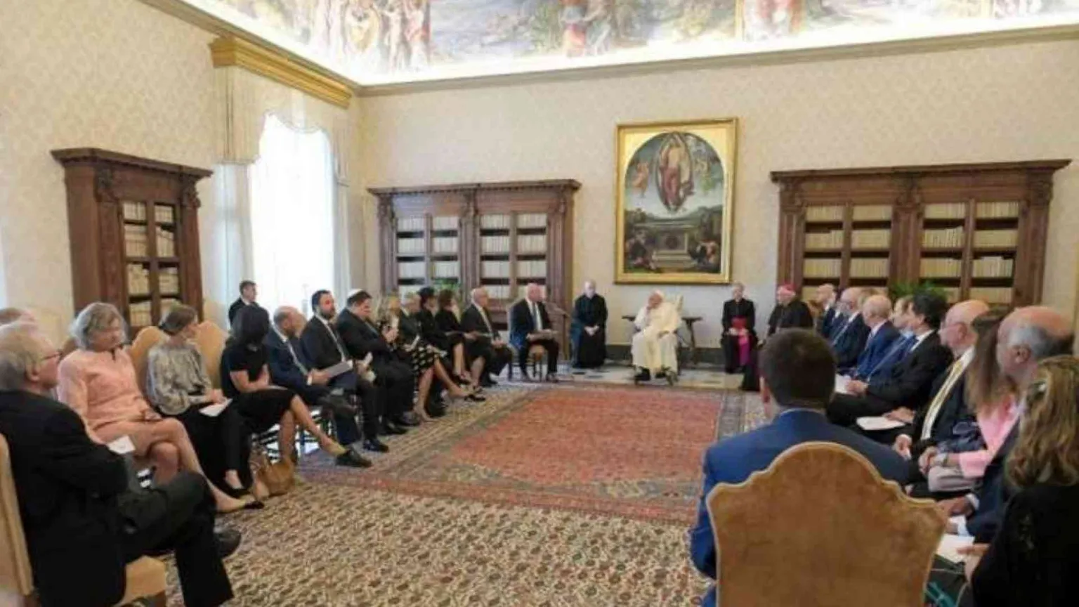 Il Papa: «La guerra è un inganno, la fraternità costruisce la pace»