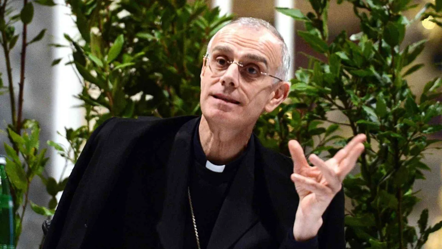 Il vescovo Raspanti: «Va combattuto il clima di sfiducia»