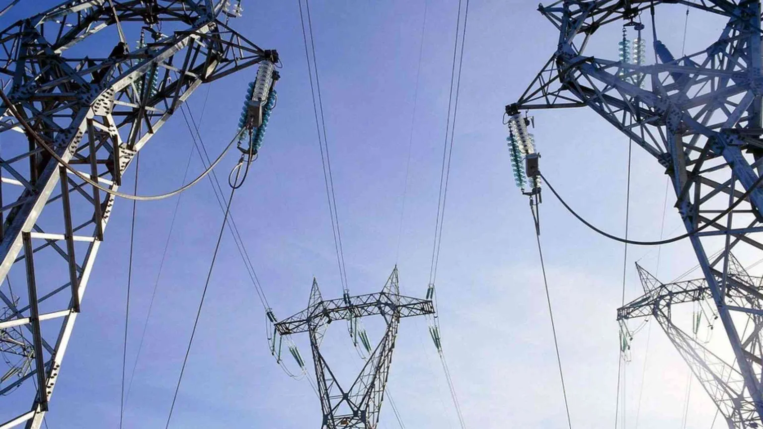 Verso nuovi pesanti rincari per luce e gas: +17% l'elettricità, +27% il metano