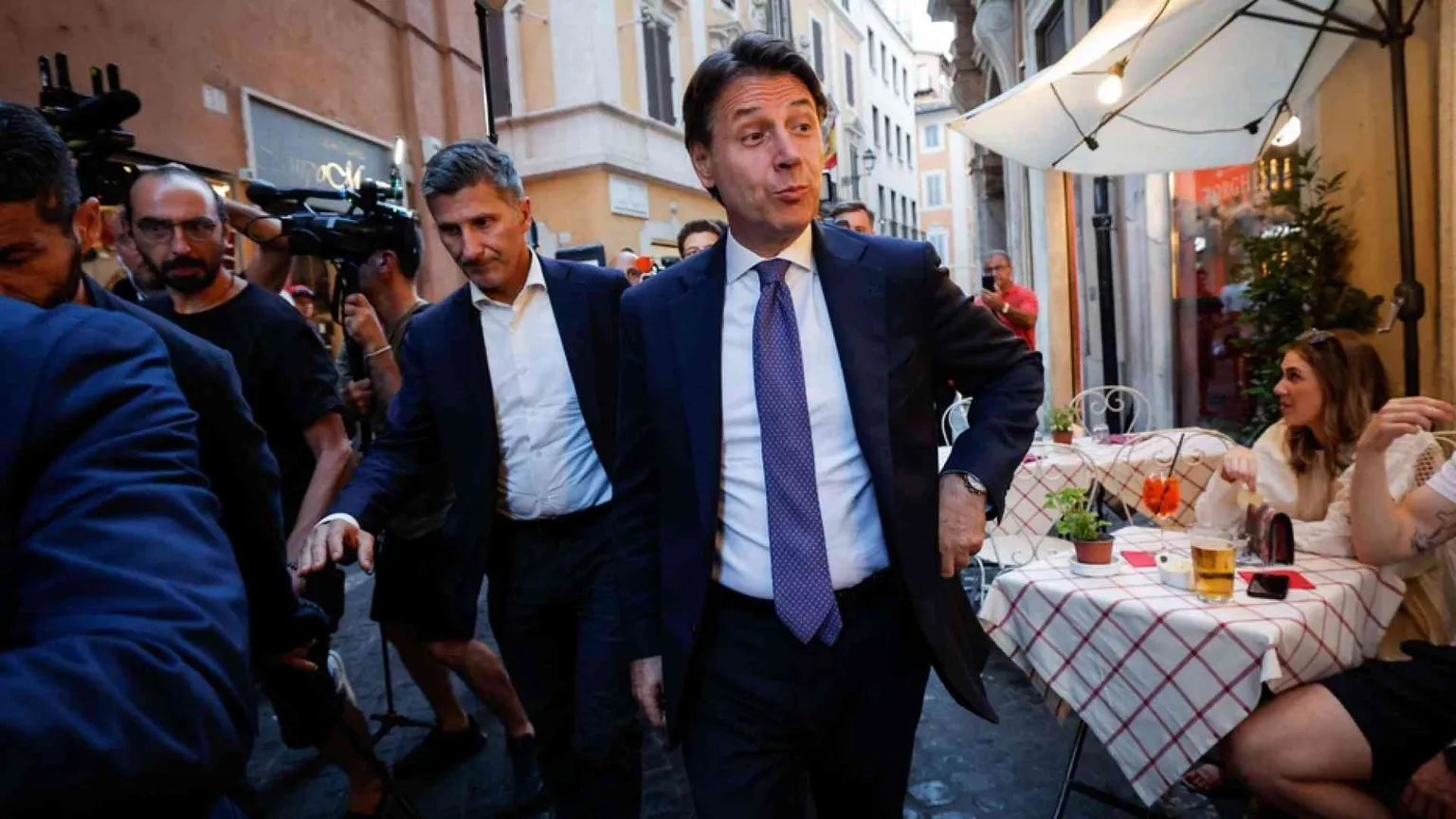 Cinque stelle, dal salario al bonus, i 9 punti del «profondo disagio»