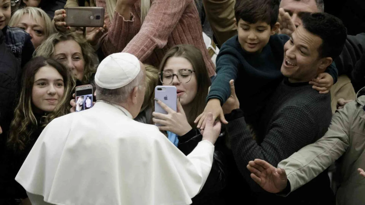 Il Papa: cari giovani, fate sentire la vostra voce per una nuova Europa