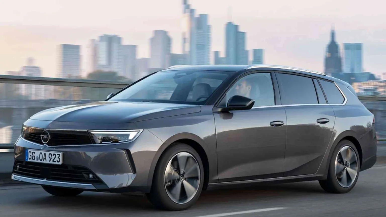 Opel Astra Sport Tourer, il dinamismo incontra la praticità
