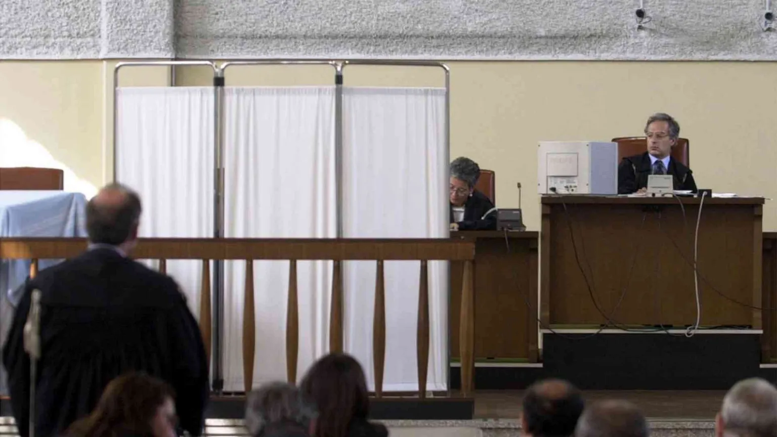 La memoria dei testimoni spesso “sbaglia”. Come evitare errori giudiziari
