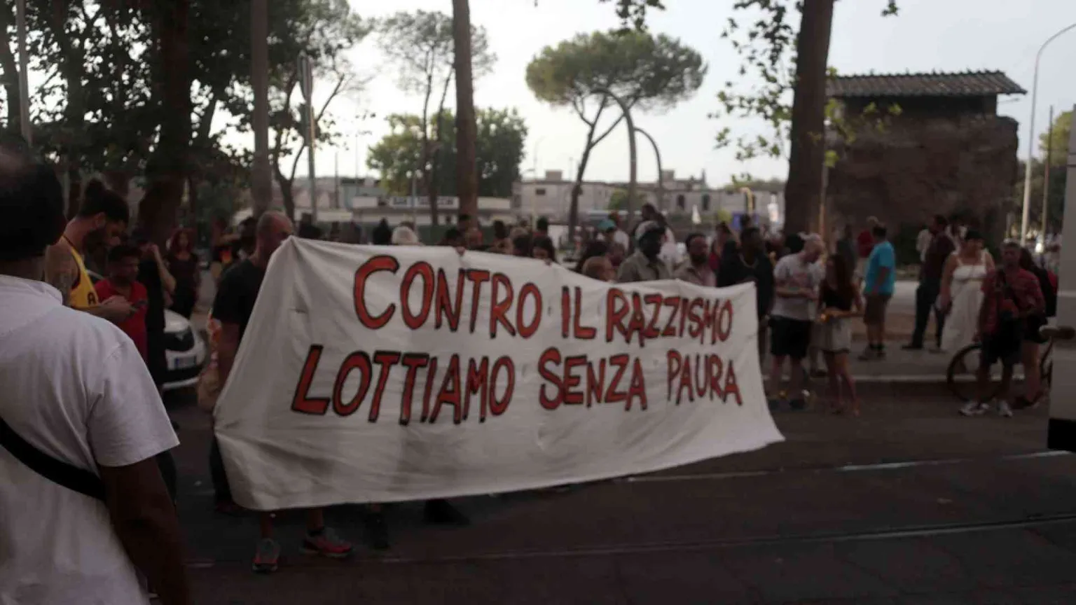 Le amare e dure rughe di violenza d'una terra buona e promettente