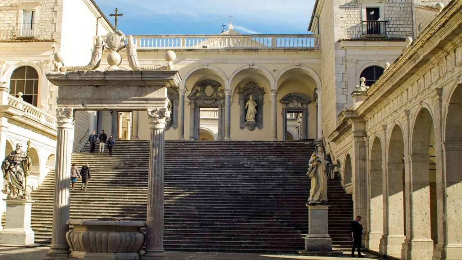 Le vacanze in cammino, lentamente, per meditare e ritrovare la strada