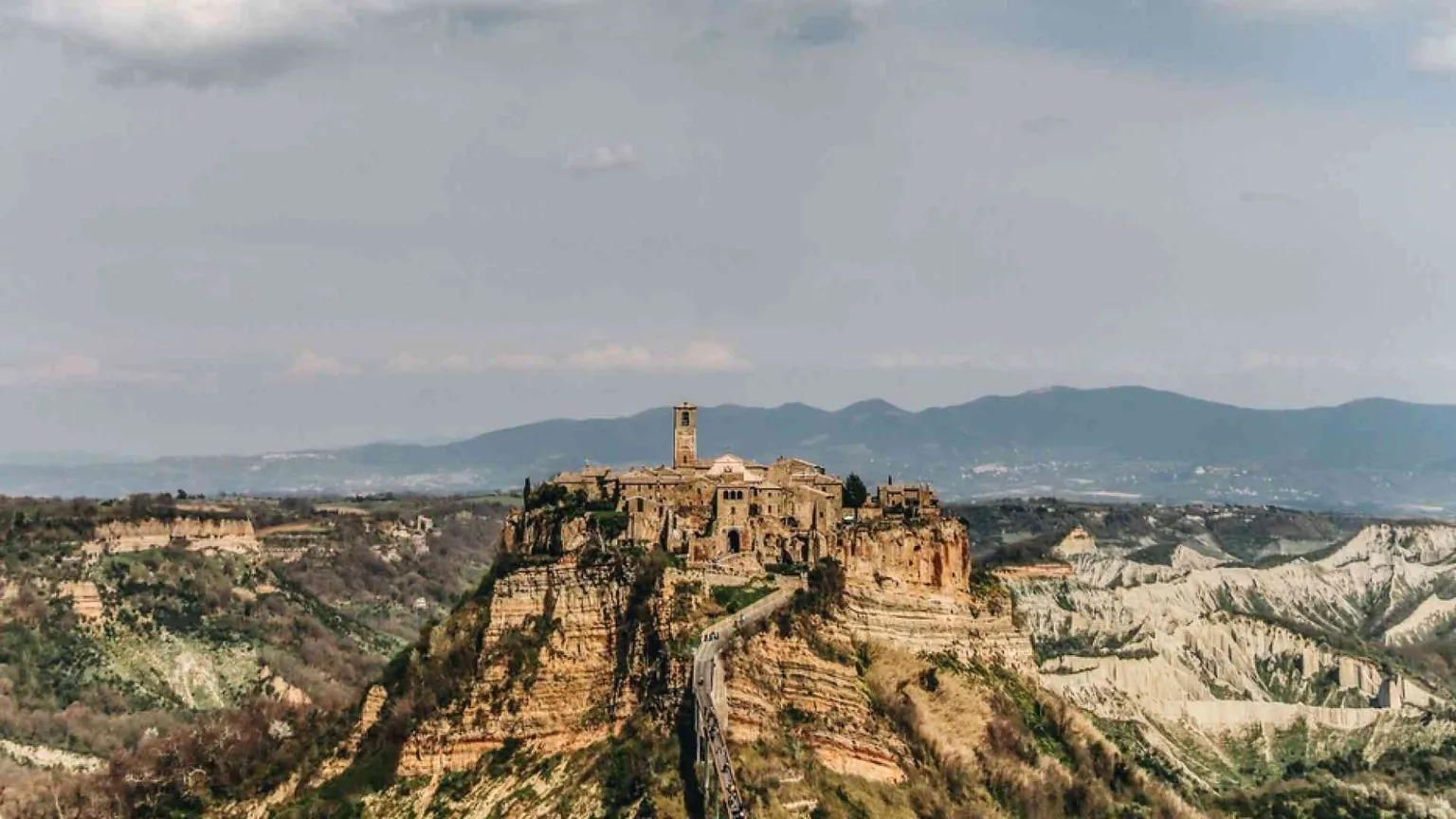 Abbasso i "borghi", evviva i paesi: solo così si salva l'Italia interna