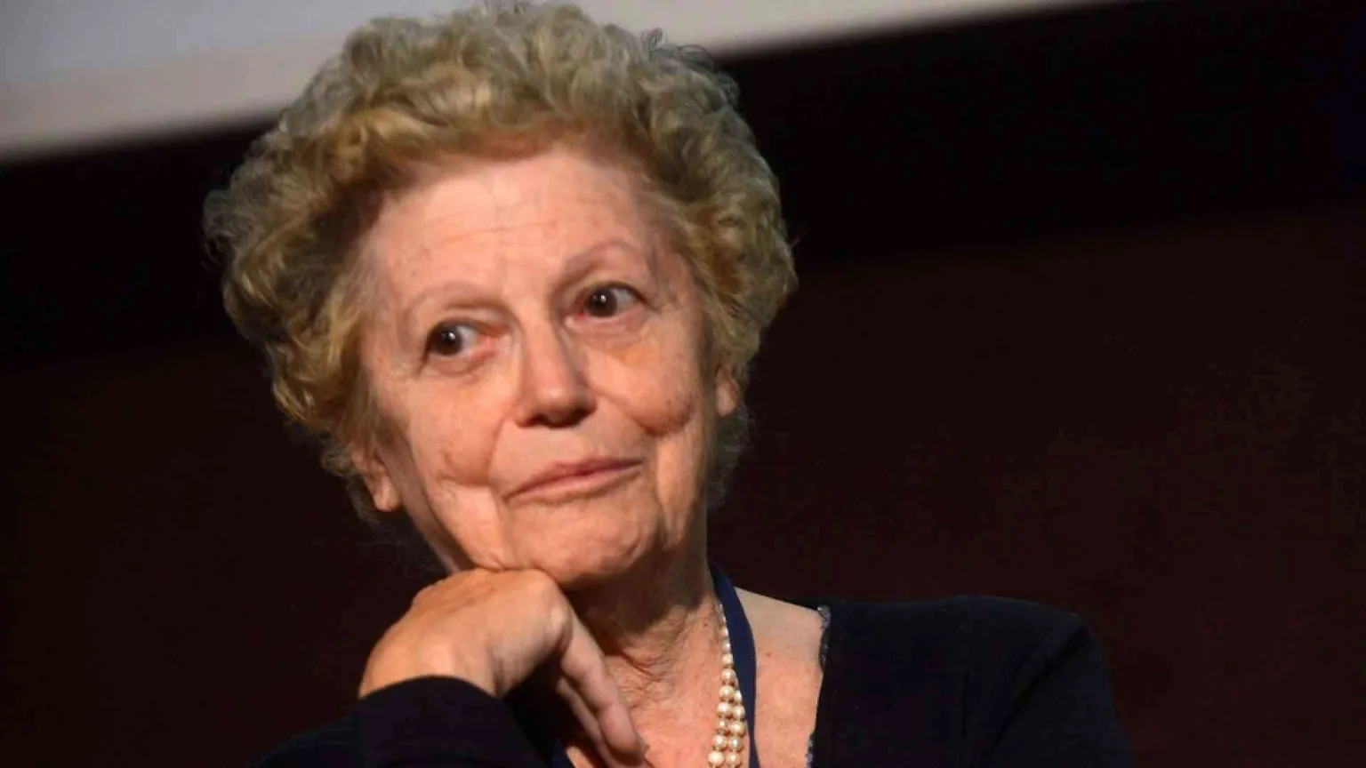 Ercoli-Finzi:«Io, signora delle comete nel bosco contemplo il cielo»