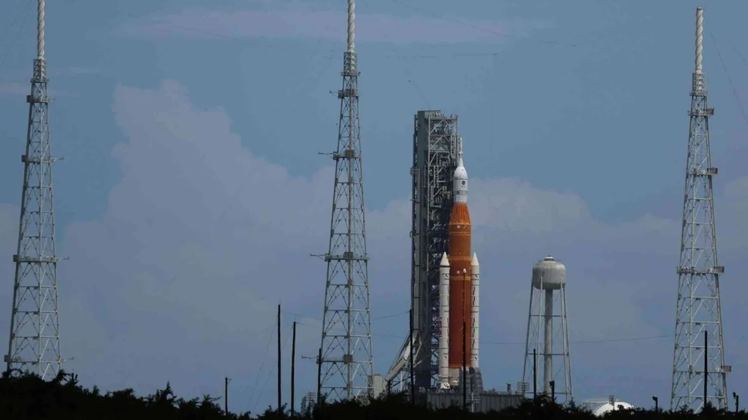 Problema ai motori, rinviato il lancio di Artemis-1