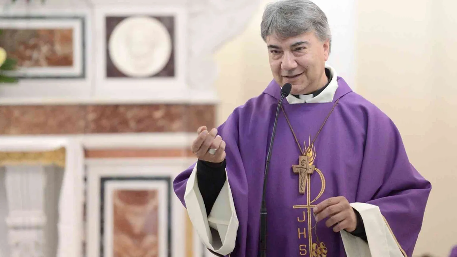 L'addio al seminarista Andrea Sorrentino. «Lui c'era per tutti»