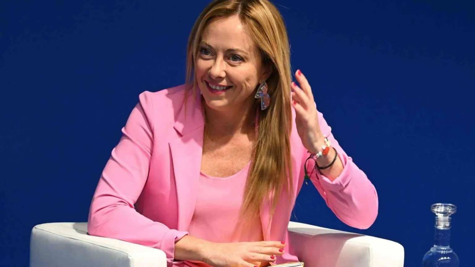 Meloni: «No a "governi arcobaleno"»