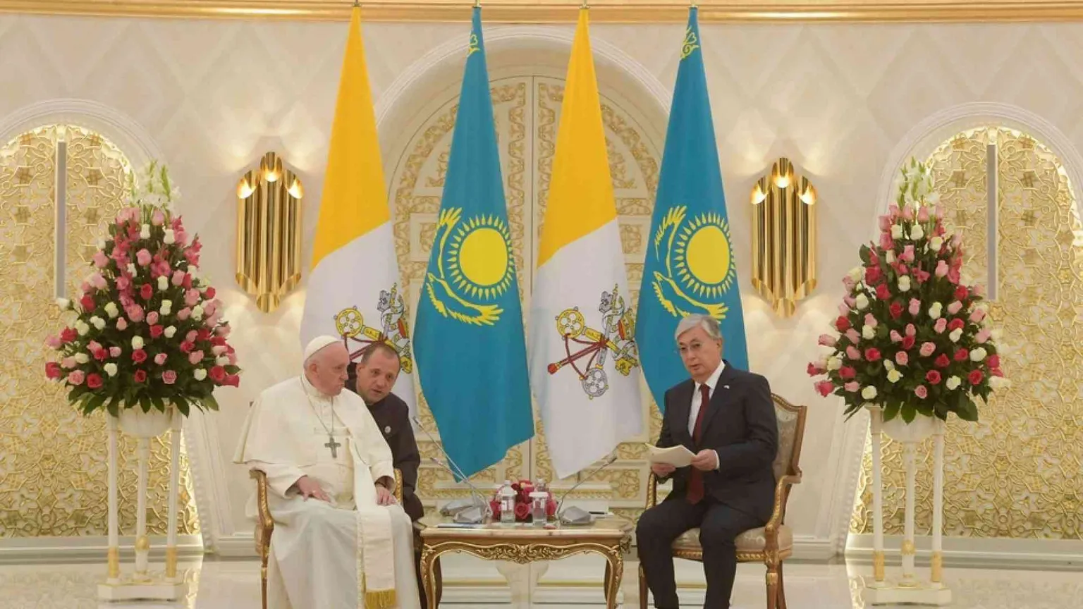 Il Papa in Kazakistan: democrazia risposta a populismi ed estremismi