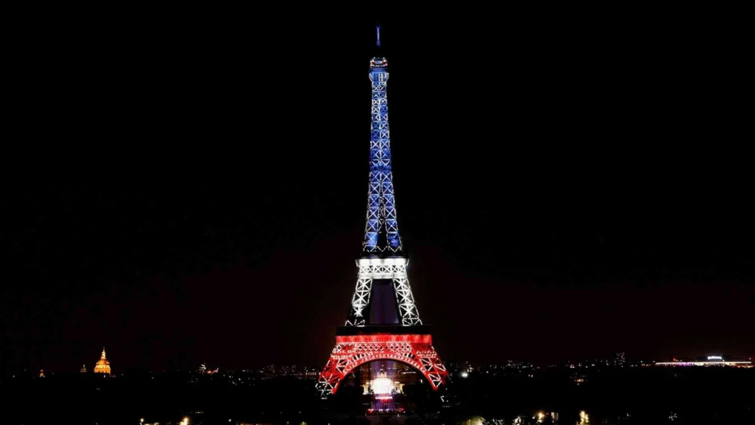 Crisi energetica, Parigi "spegnerà" la tour Eiffel