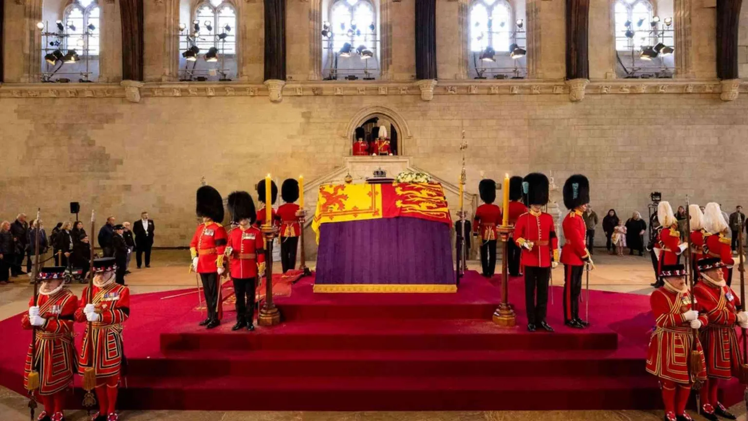 I funerali della regina Elisabetta: il cerimoniale e i riti della giornata