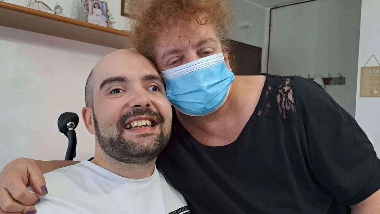 Christian, che si è risvegliato dal coma (e ora sorride)