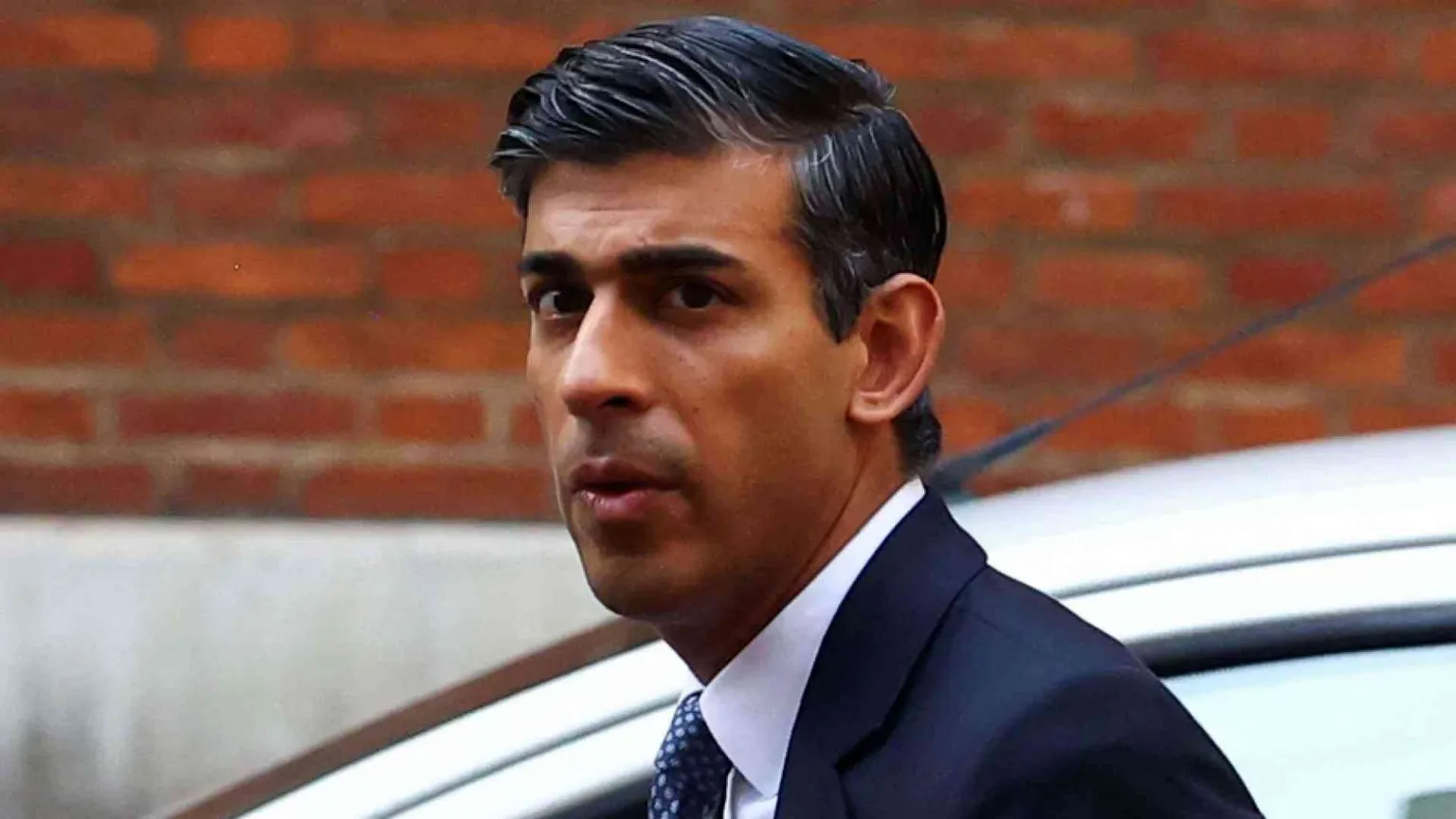 Sunak è il nuovo premier britannico, il primo con radici indiane