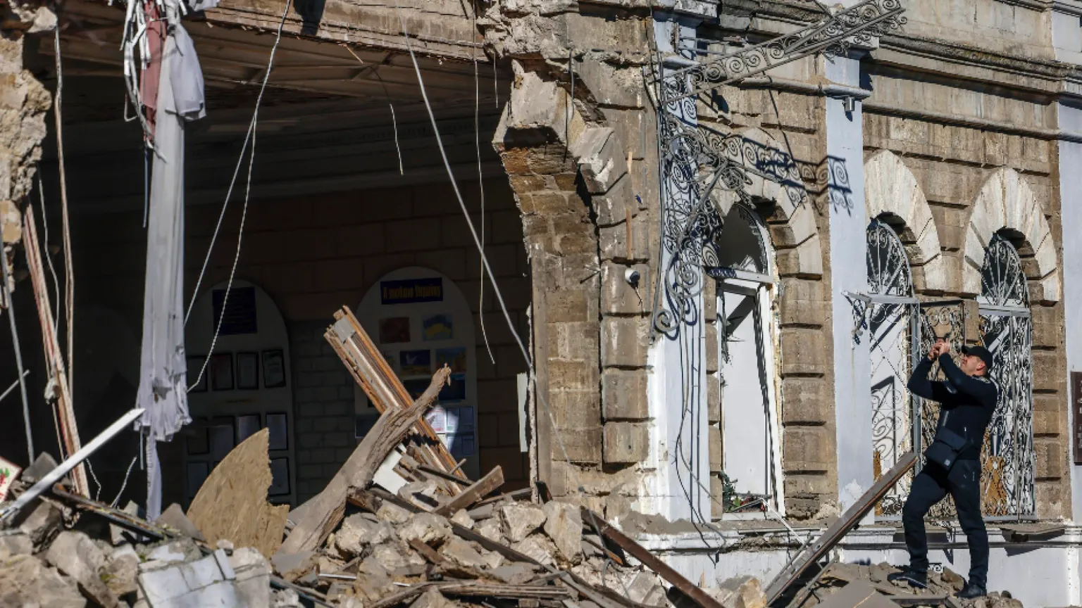 La guerra in Ucraina s'è impantanata, è ora che i due nemici lo riconoscano
