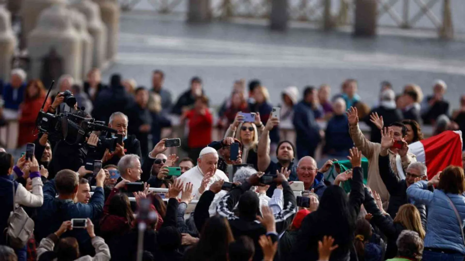 Papa Francesco: «Il dialogo è l’ossigeno della pace»