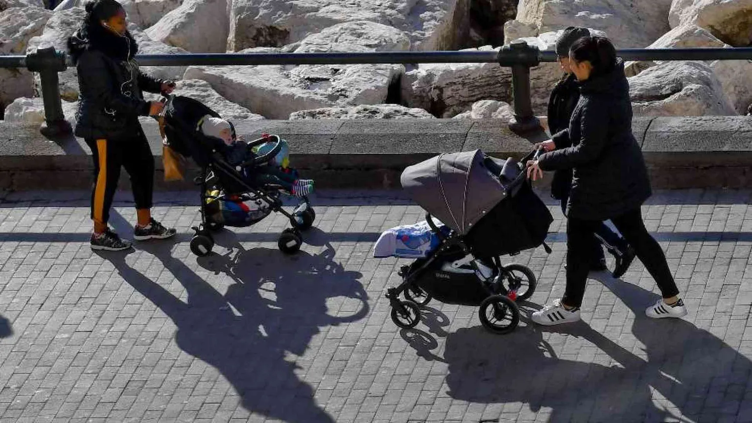 Cosa prevedeva la prima bozza di manovra per le famiglie e i figli