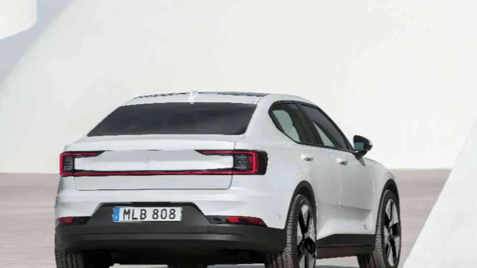 Ecco Polestar 2, l'elettrica svedese (e cinese) che sfida Tesla