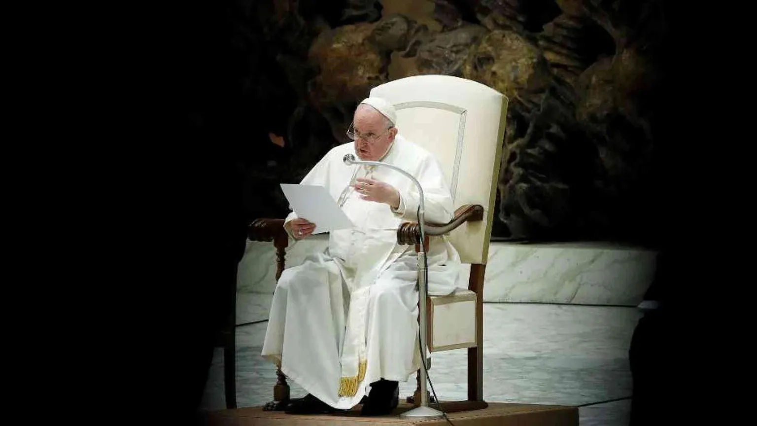 Il Papa: oggi la guerra in Ucraina, ieri la Shoah. «La storia si ripete»