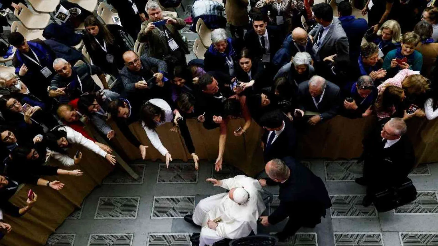 Il Papa: «contratti dignitosi e non da fame per chi lavora»