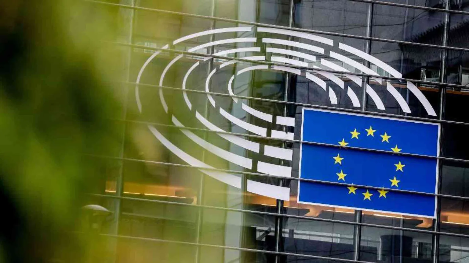 «Tangenti per parlare bene del Qatar». Un terremoto al Parlamento europeo