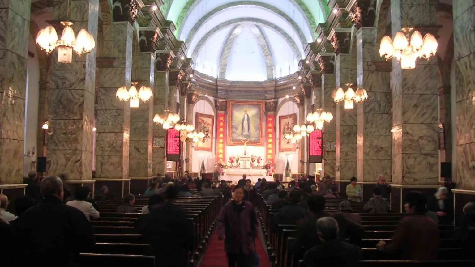 A Pechino riaprono le chiese cattoliche