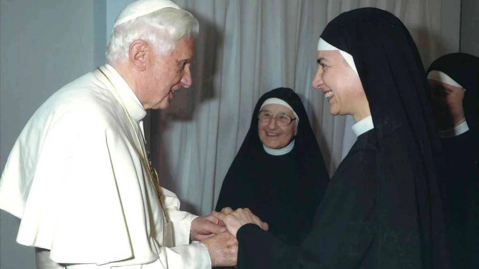Suor Rita: che emozione quando Benedetto mi affidò i testi della Via Crucis