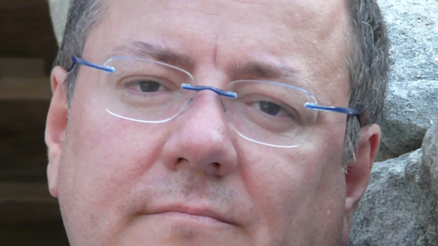 Frans del deserto che fa e vende e fa vivere giornali